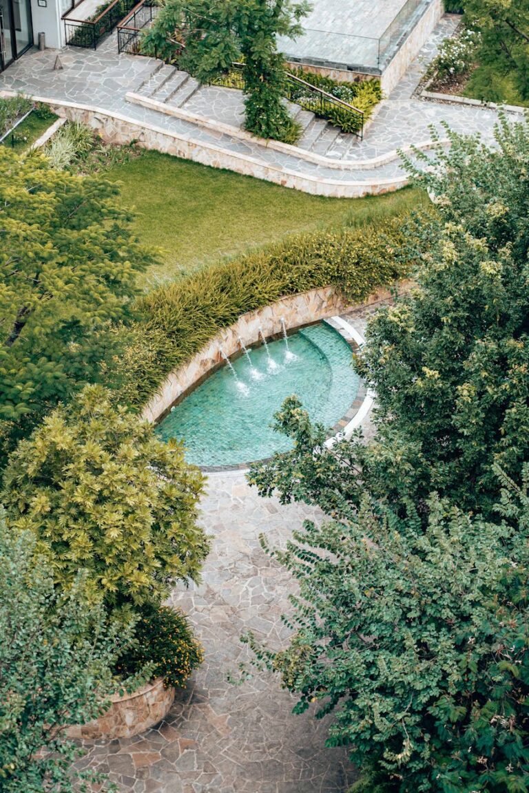 Jak przygotować się do montażu fontanny ogrodowej?